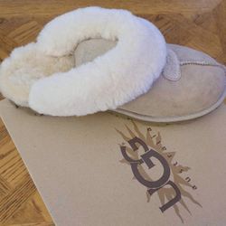 UGGs Coquette Women’s Slippers - Size 9 - BRAND NEW in Box