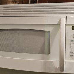 GE microwave 30" x 17" x 15.5" very little use - $125 OBO
