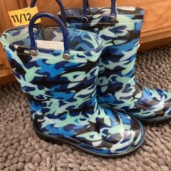 Kids Light Up rain Boots 11/12
