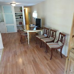 Kitchen Table & Chairs