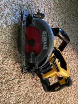 DeWalt framing 60 V brushless 7 1/4 saw