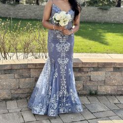 Beautiful Prom Dress - Looks New 