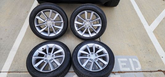 Brand new 17-in Honda rims and tires all brand new