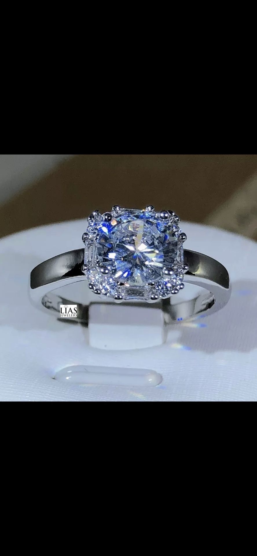 New 18k White Gold Engagement Ring