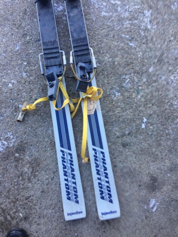 Ride the slopes skis in great shape