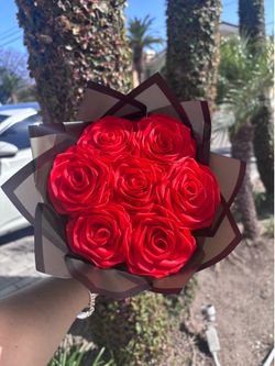 Eternal roses