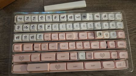 Assorted cat keycaps