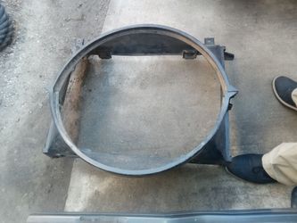 Full-size GM B Body Radiator Fan Shroud