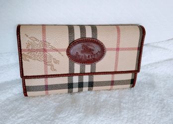 Burberry Vintage Like Wallet 