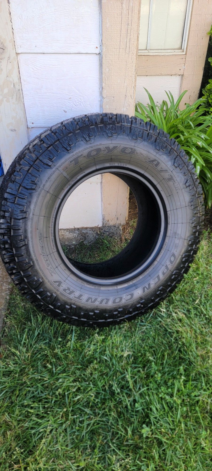 35X12.50R17LT TOYO OPEN COUNTRY TIRE