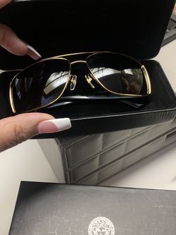 BRAND NEW NEVER USED VERSACE SUNGLASSES(AUTHENTIC)