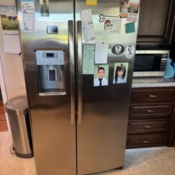 Refrigerator GE