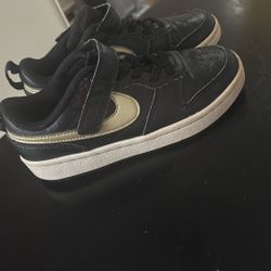 Nike Black And Gold 