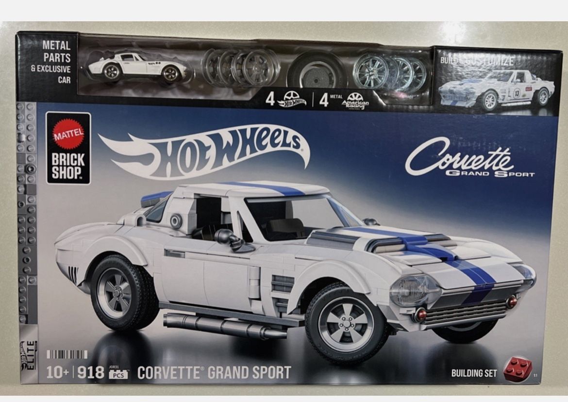 Brand New Hot Wheels Mattel Brick Shop Corvette