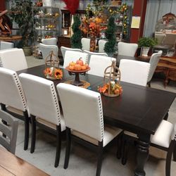 Dining Room And Kitchen Table Sets / Comedores 