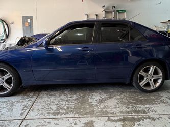 2001 Lexus IS 300