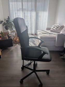 Black Ergonomic Office Chair – Comfortable & Modern