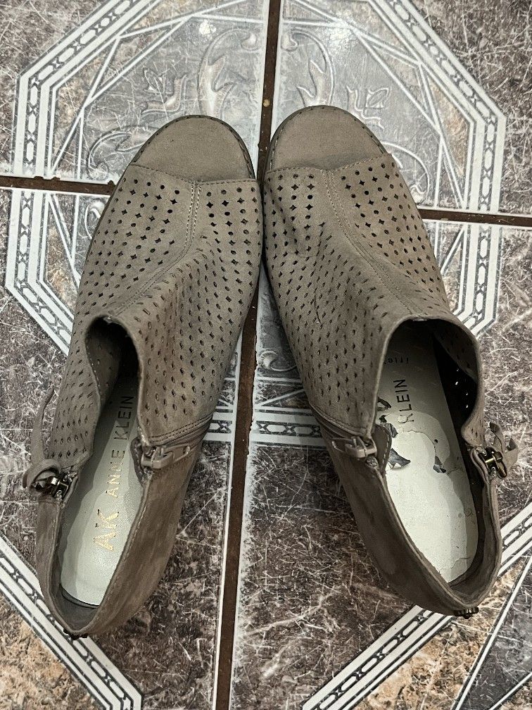 Women's Shoes