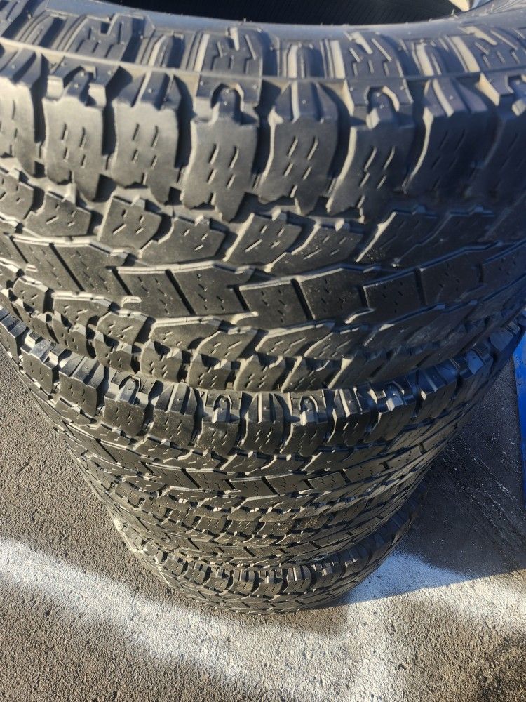 TOYO 35X12.5R18 (TIRE SET)