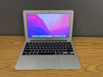 Macbook Air 11 inches- MacOS OS Monterey