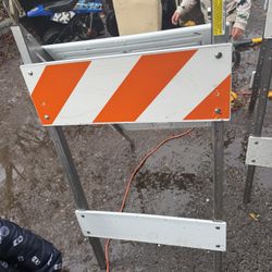 8 in. Type I Plastic/Galvanized Sheet Folding Barricade