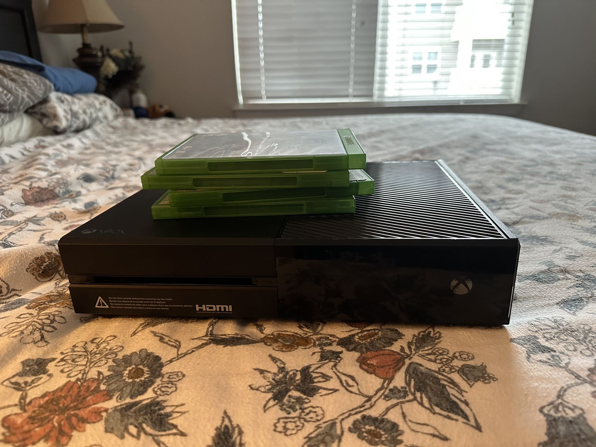 Xbox One with games - READ DESC