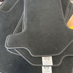 FREE!!  black carpet floor mats for Mazda CX 90