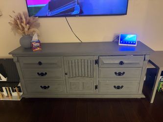 Tv stand / Dresser