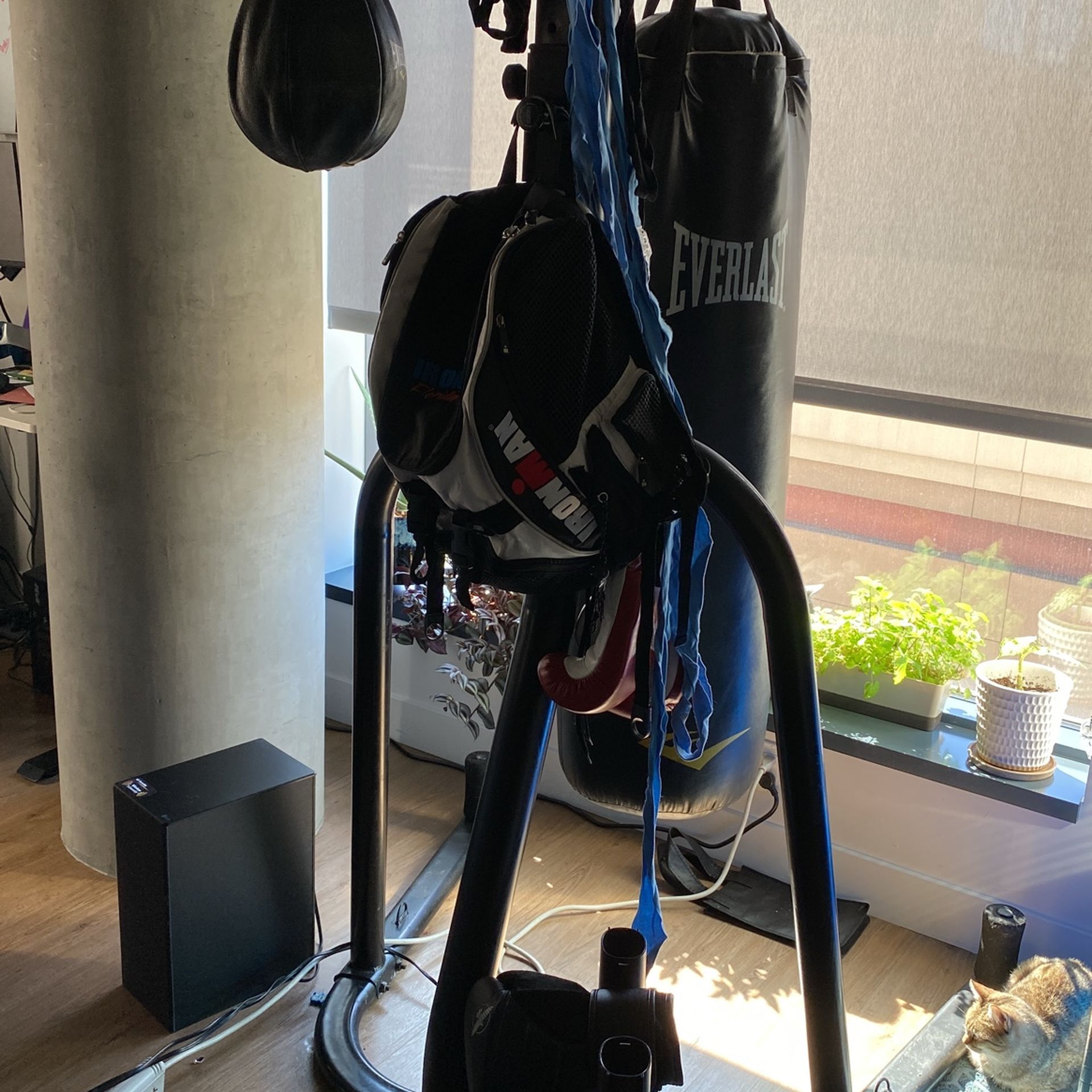2 Station portable stand