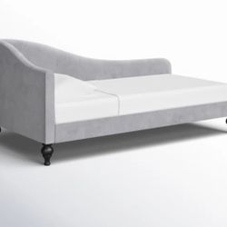 Daybed With XL Mattress Twin 