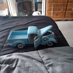 Diecast Model Studebaker Truck