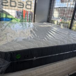 CALIFORNIA KING SIZE AIRELOOM (EXTRA-FIRM) MATTRESS & BOX SPRINGS BED SET