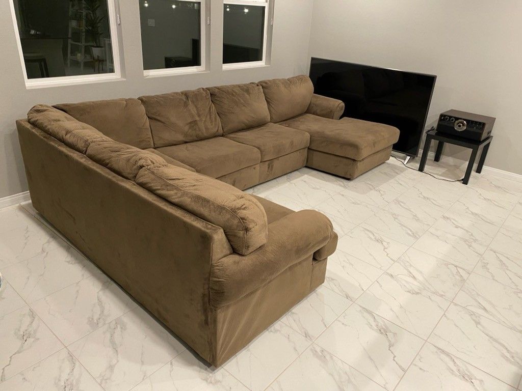 Ashley Furniture Cambri 2-Piece Sectional with Chaise for Sale in Las  Vegas, NV - OfferUp