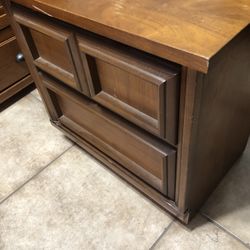 1 Night Stand Vintage 