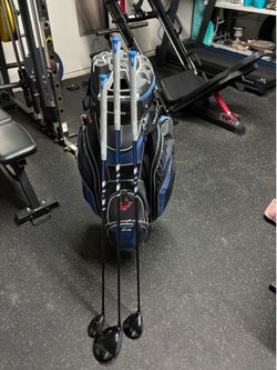 QI10 DRIVER, 3-WOOD, 3-HYBRID w/FOUNDERS CLUB GOLF BAG