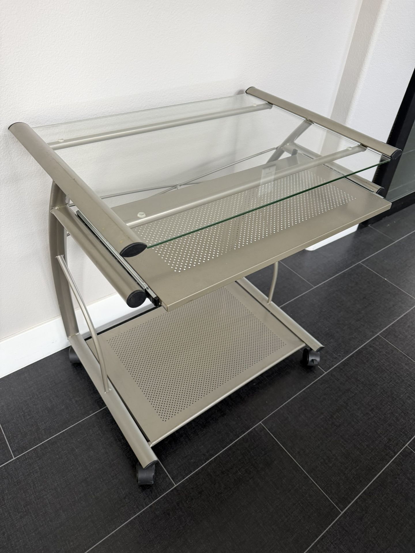 Desk With Keyboard Tray And Wheels