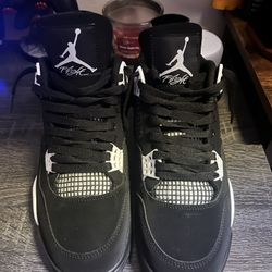 Jordan 4’s White Thunder (with Box And Stock X Tag)