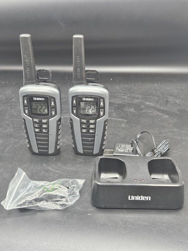 Uniden 37 Mile Two Way Radios Submersible Gray Black SX377-2CKHS