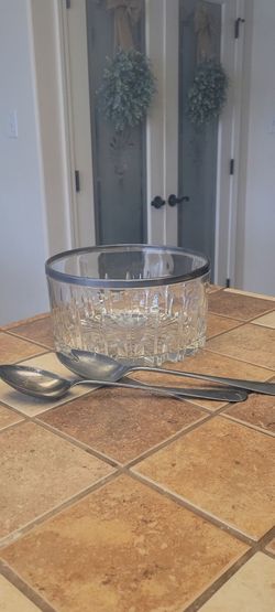 Silver plated pasta bowl with spoons