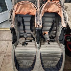 Twin stroller