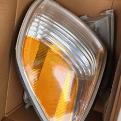 2005 Toyota Sequoia headlights