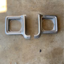 Chevy Blazer HEADLIGHT BEZEL SET