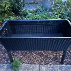 EL Raised Garden Bed used in good condition