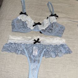 Rave/ lingerie outfit ((BEYOND WONDERLAND)