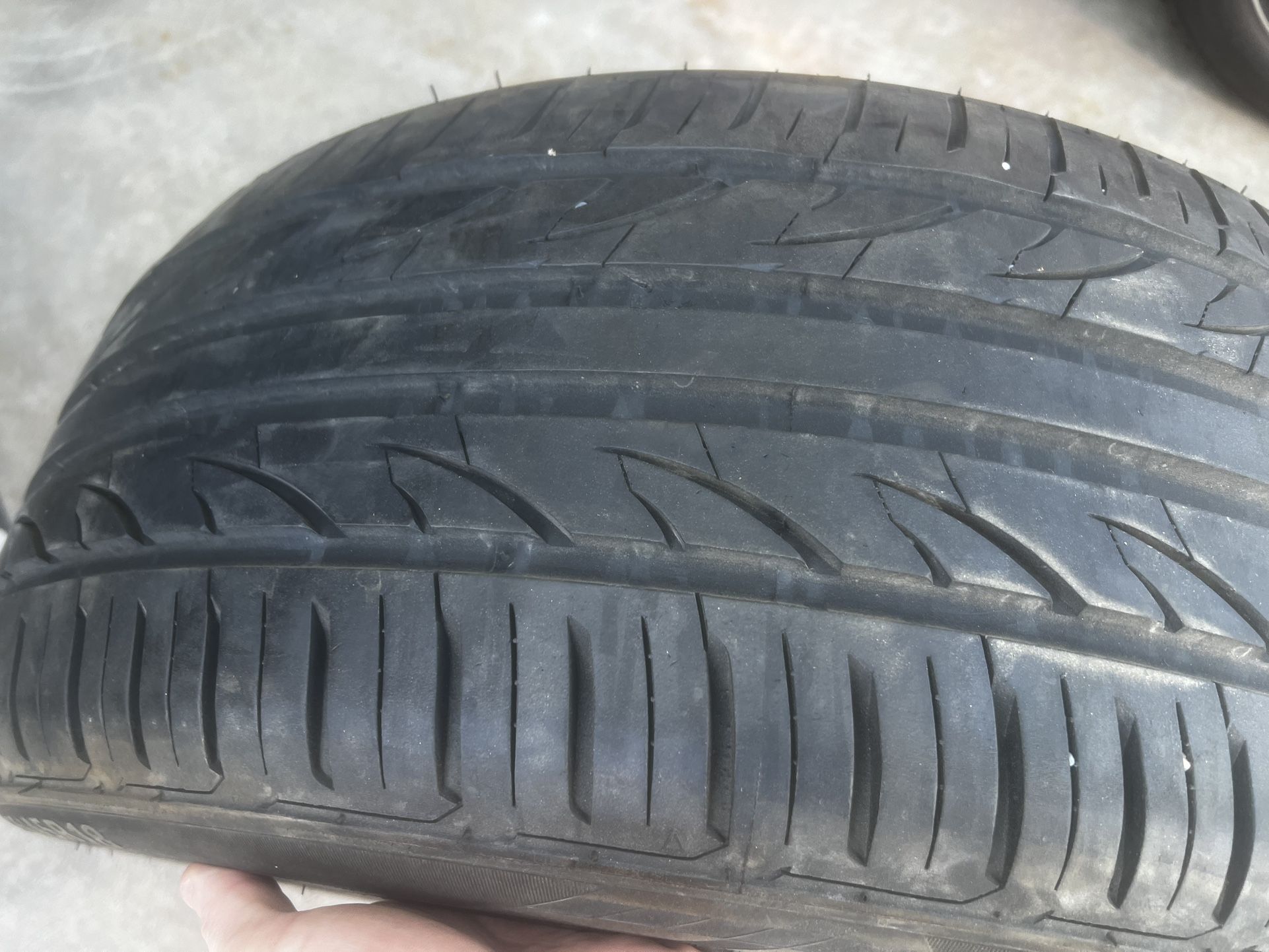 Lionhart 235 45 R 18 Used tire