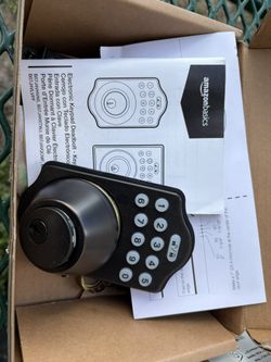 Electronic keypad deadbolt
