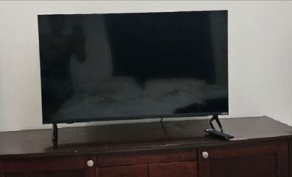 Vizio Flat Screen 40" TV with Remote. Pre-owned