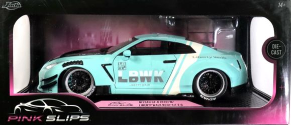 Jada Toys Pink Slips Nissan GT-R (R35) W/Liberty Walk Body 2.0  - 1:18 Die-Cast
