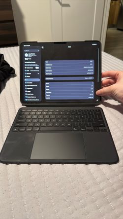 iPad Pro 13” 256gb M4 With Keyboard