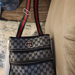 Gucci purse and Wallet. 